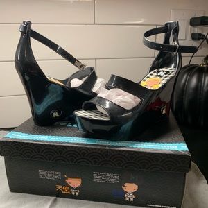 Harajuku Lovers Kyle II Platform sandals